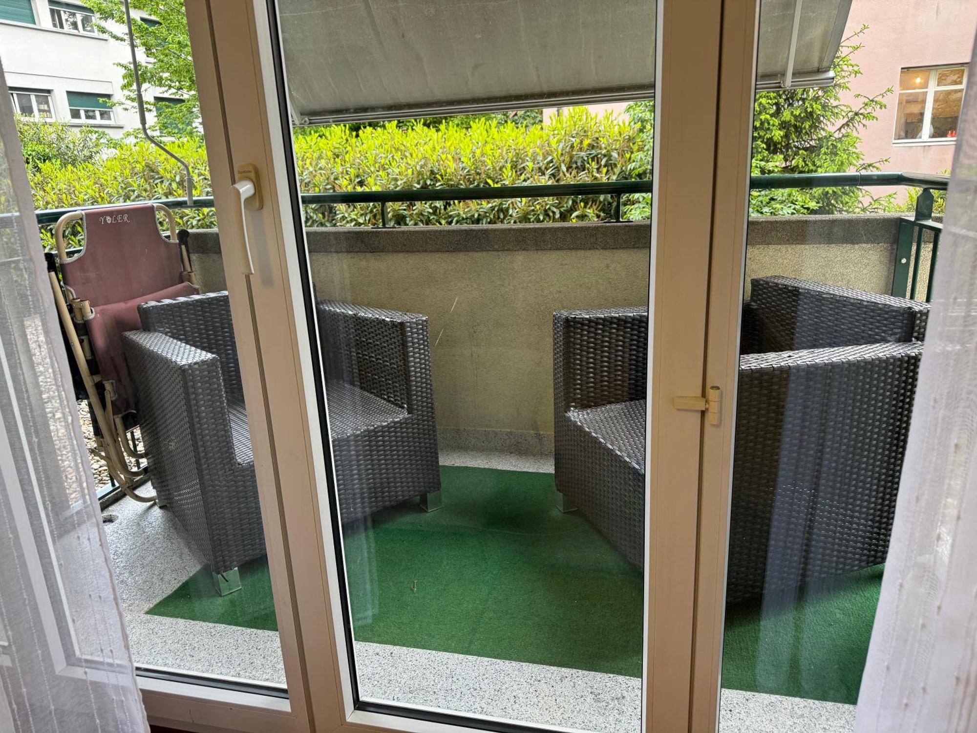 Apartahotel Confort Lausanne Exterior foto